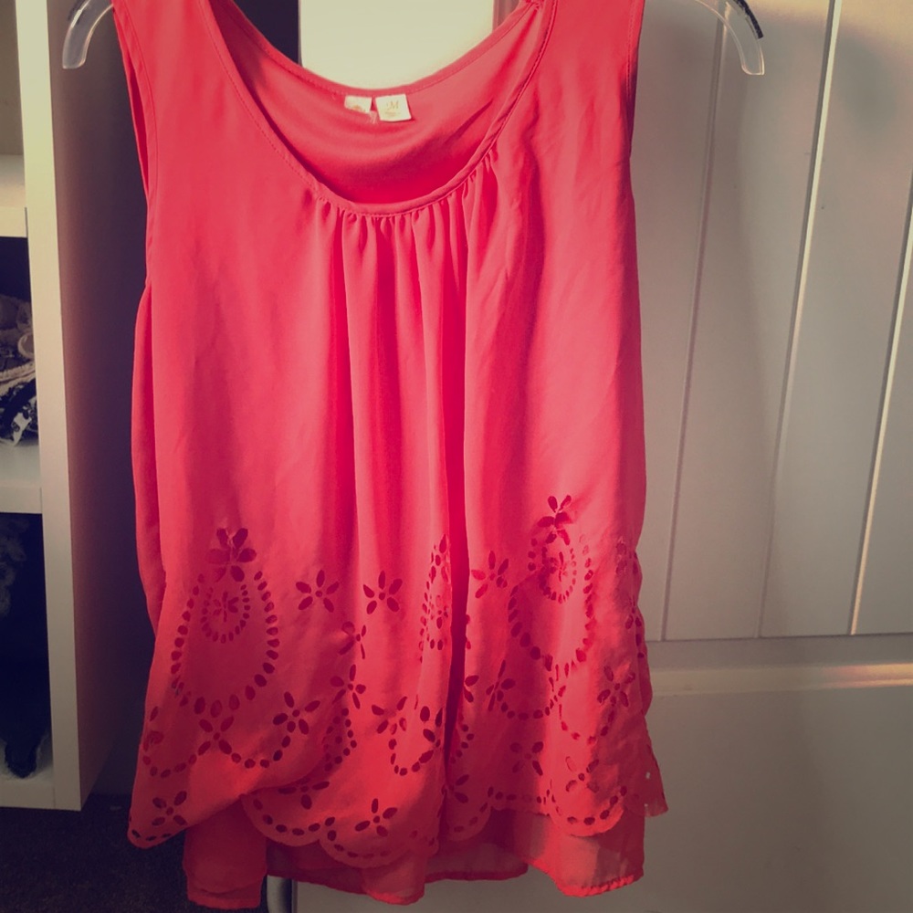 Lovely detail top